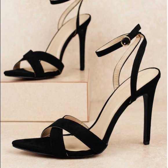 NEW POINTED TOE BLACK HEEL - Picture 2 of 8